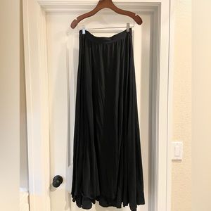 Black jersey maxi skirt